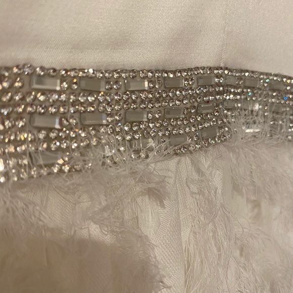 White Bridal/ Prom Sleeveless Gown, NRT - Picture 9 of 14